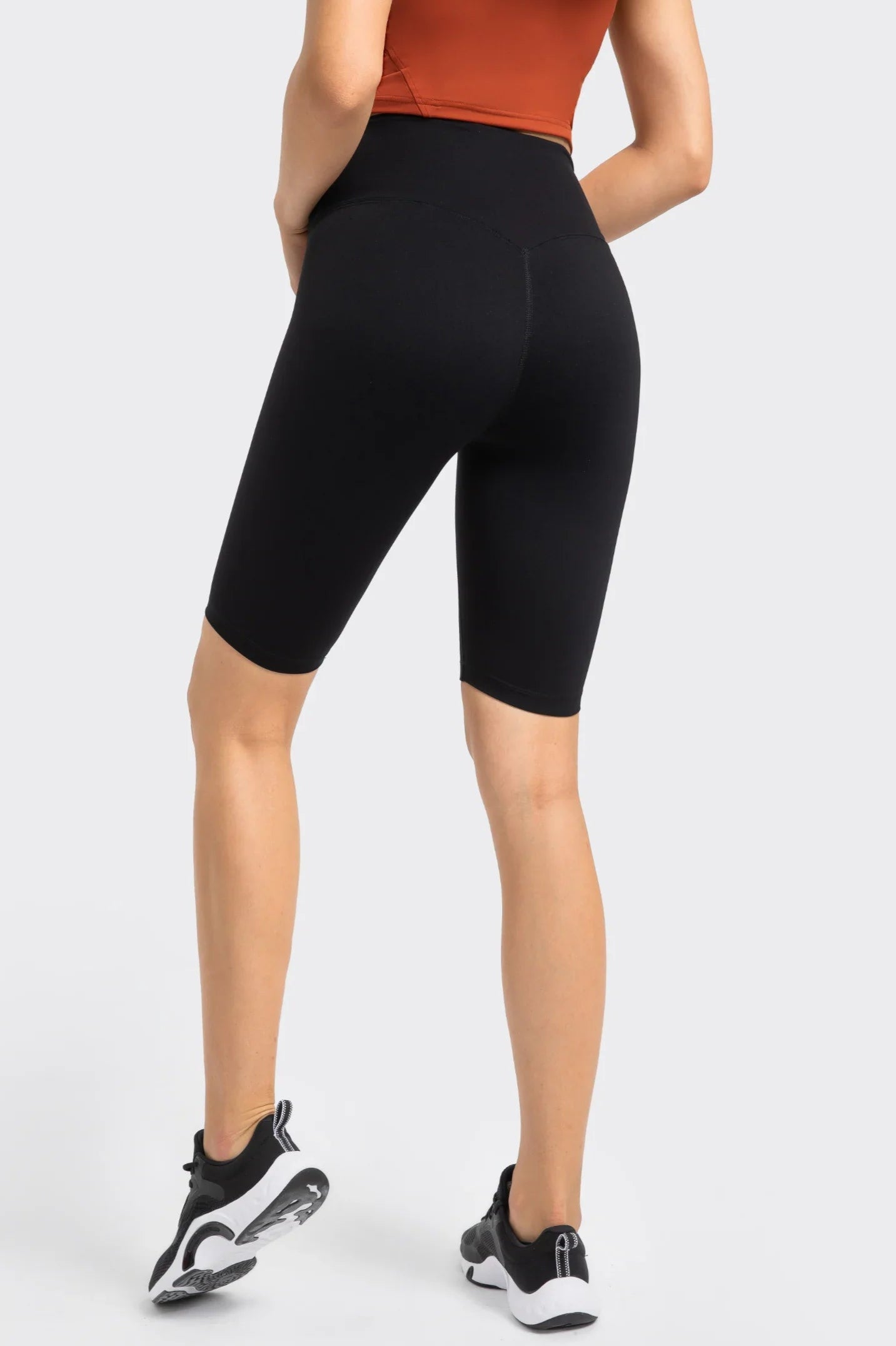 Short de sport taille haute rehaussant les hanches - Noir