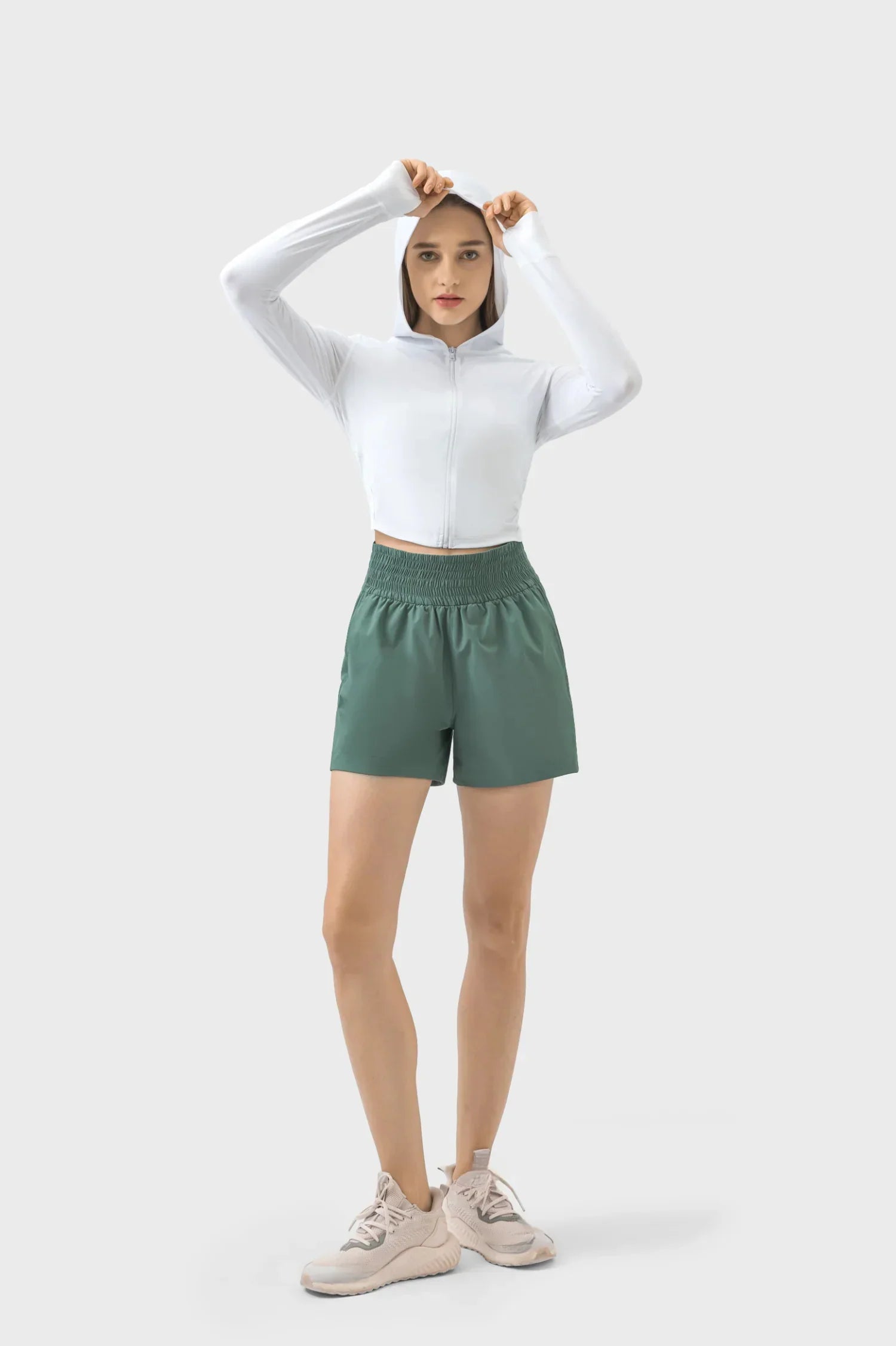 Yoga Fitness All Day Shorts-Grün