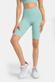 Short de sport taille haute rehaussant les hanches - Vert verre 