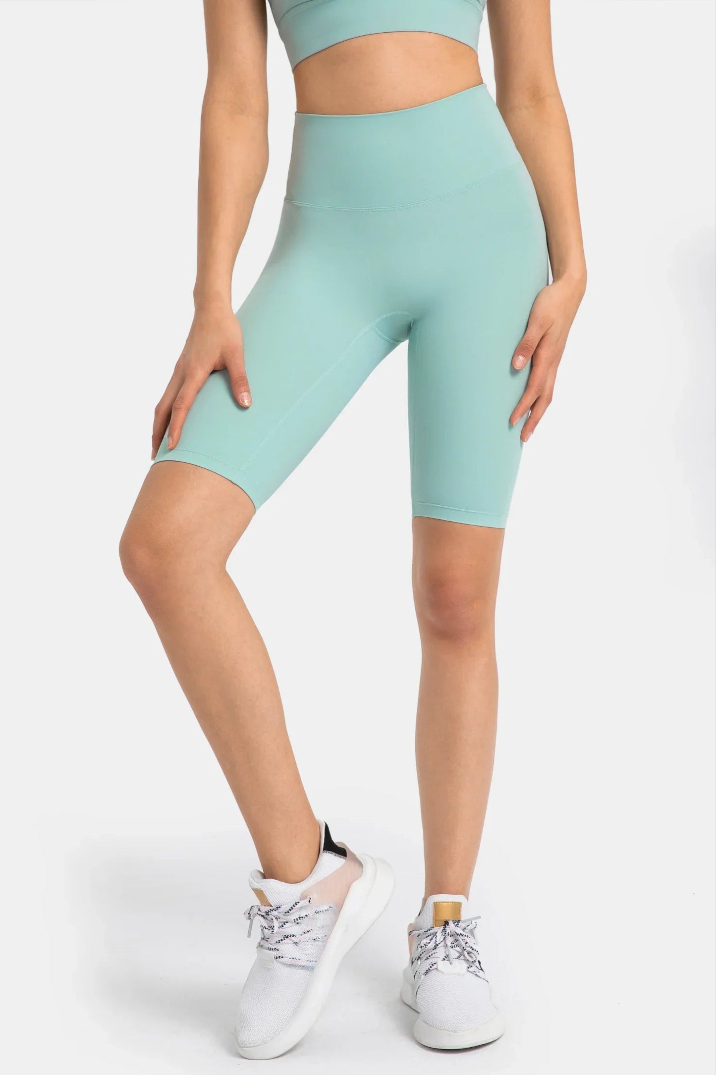 Short de sport taille haute rehaussant les hanches - Vert verre 
