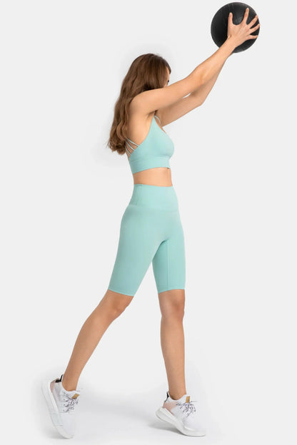Short de sport taille haute rehaussant les hanches - Vert verre 