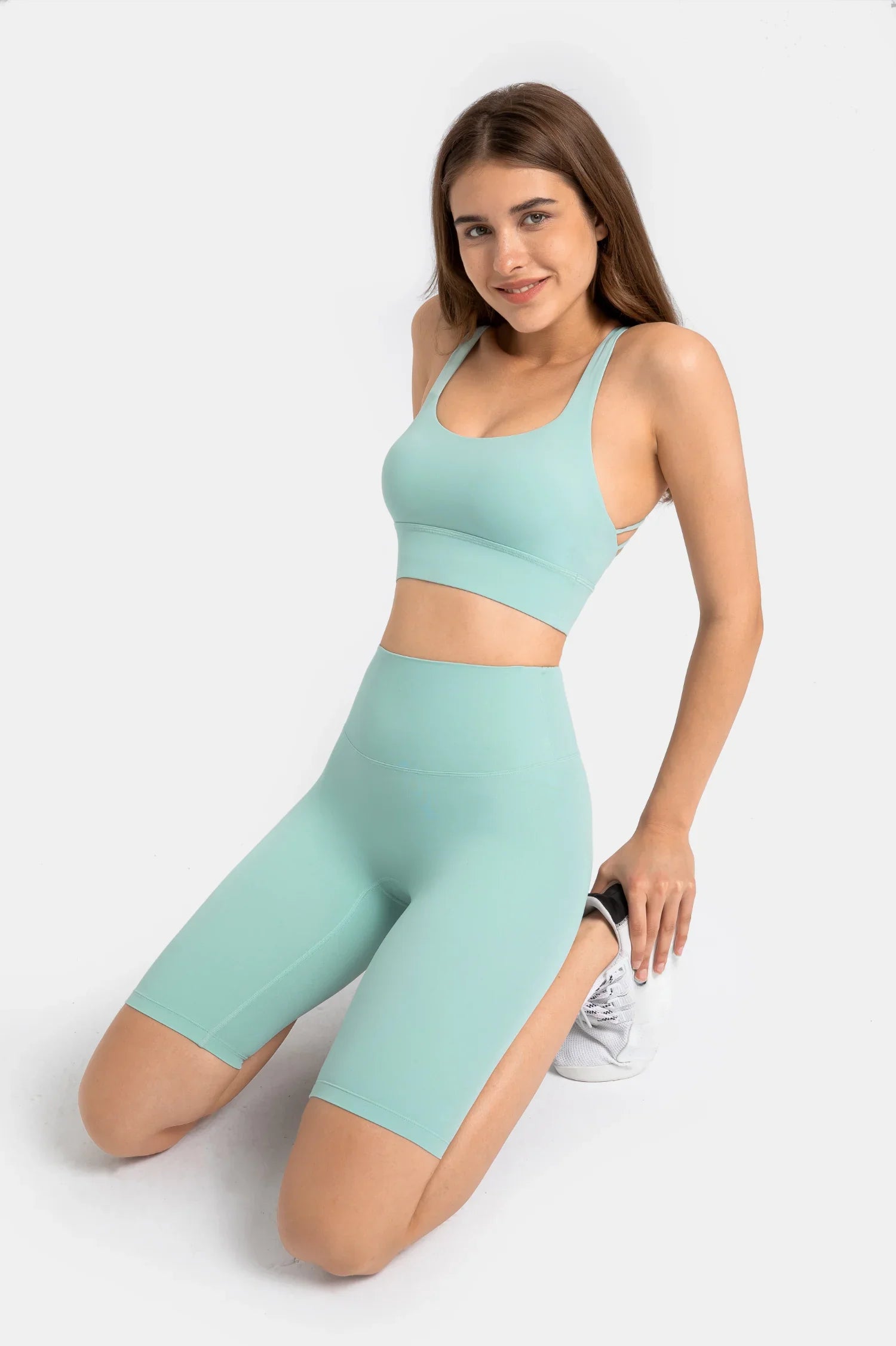 Short de sport taille haute rehaussant les hanches - Vert verre 