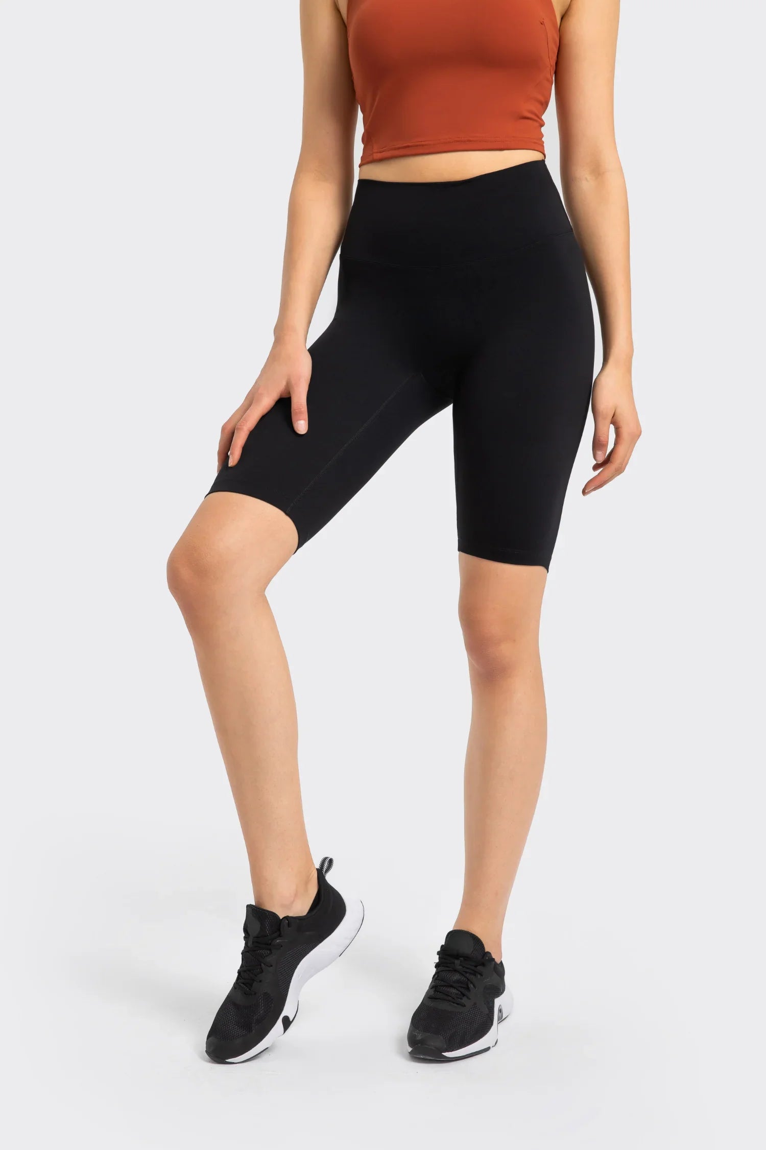 Hip Lifting High Waist Sportshorts-Schwarz 