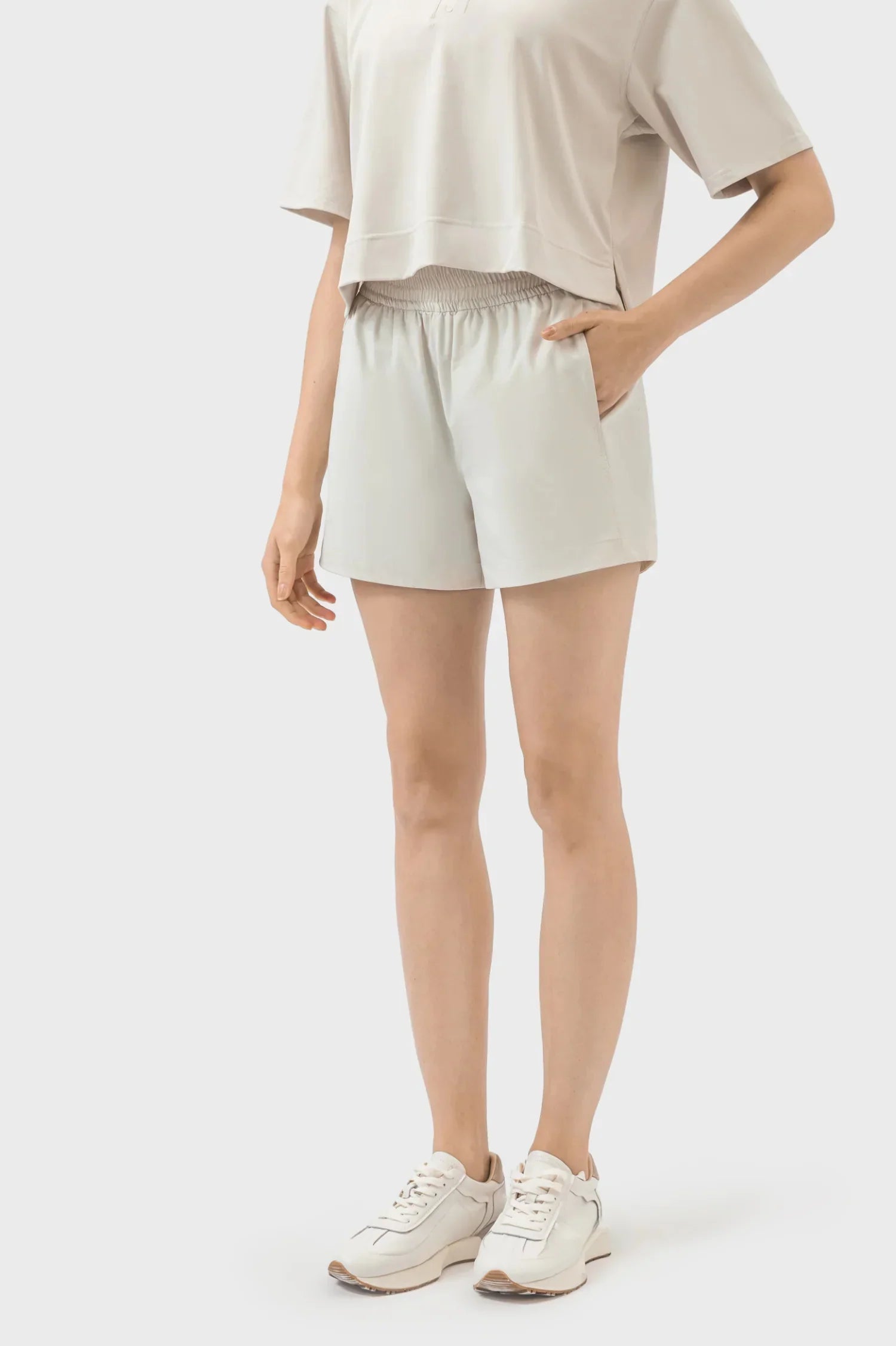 Yoga Fitness All Day Shorts-Eiweiß